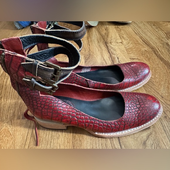 Freebird by Steven Maribel red croco leather shoes women’s size 8. - Picture 2 of 10